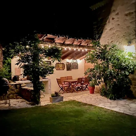 Hameau De Montcabirol - Pyrénées * Mirepoix (Ariege)