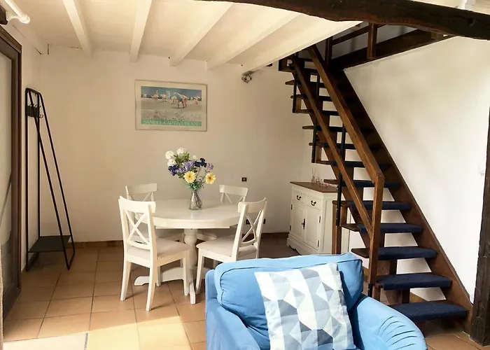 Hameau De Montcabirol - Pyrenees *