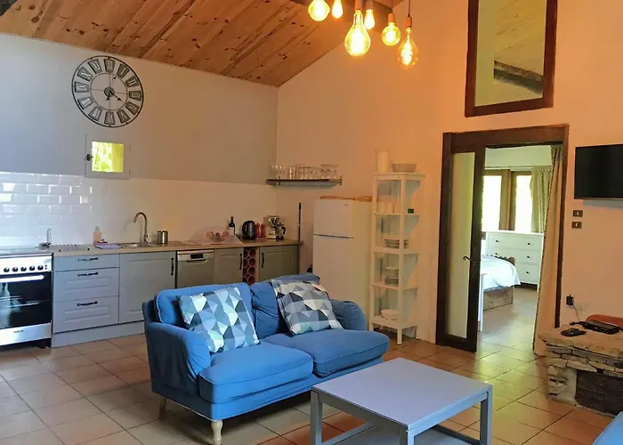 Hameau De Montcabirol - Pyrenees ミルポワ